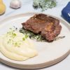 Entrecôte Grillé na Manteiga de Ervas e Mousseline de Batata