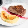 Chorizo ao Molho de Vinho Tinto com Purê de Batata Maça