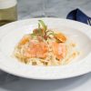 Linguini com Salmão em Lascas e Molho de Champagne